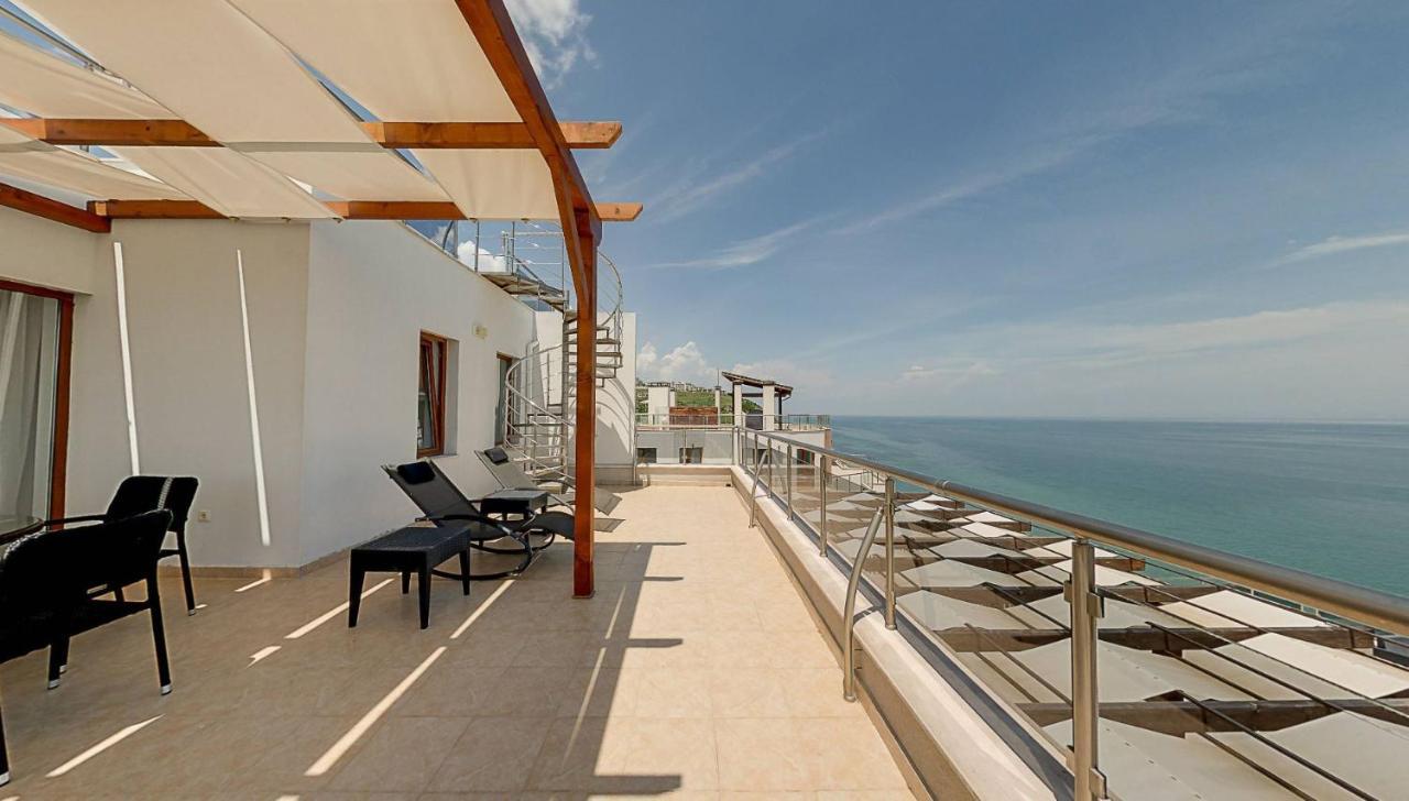 White Cliffs, Byala Apartment