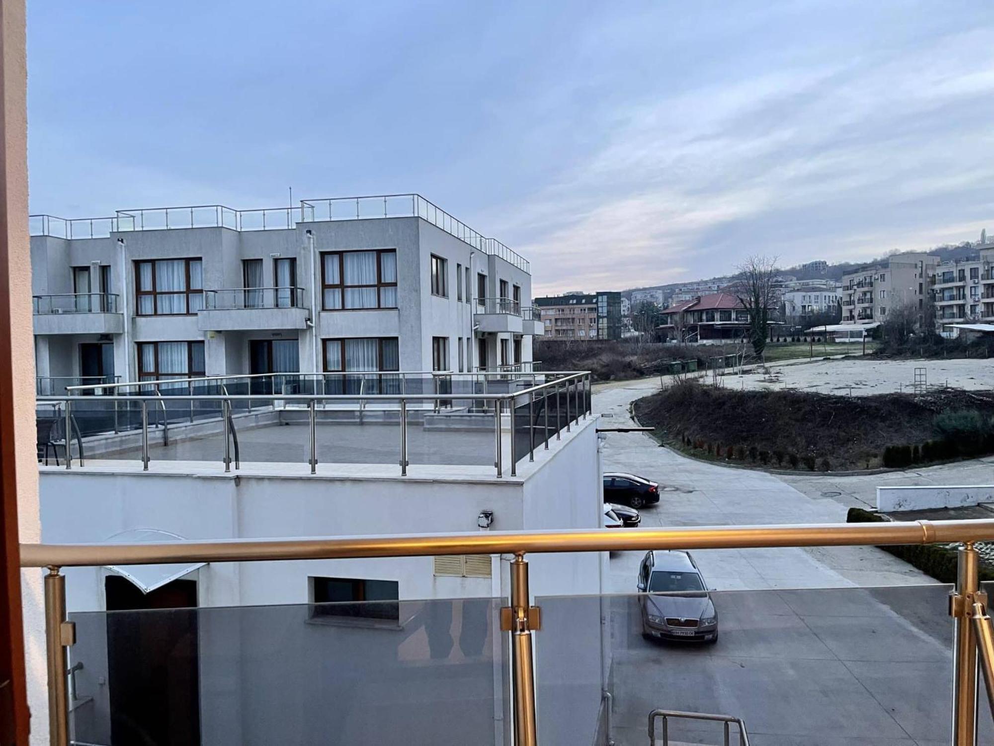 White Cliffs, Byala Apartment